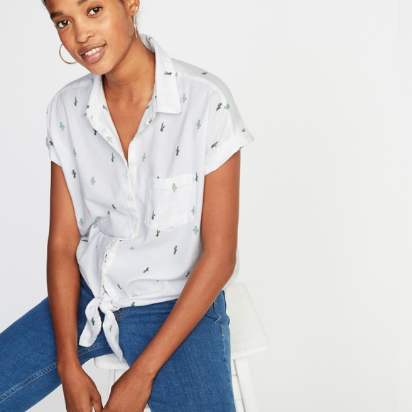 White Cactus Print Short Sleeve Tie Front Button Down Shirt | Size XL - Picture 4 of 10